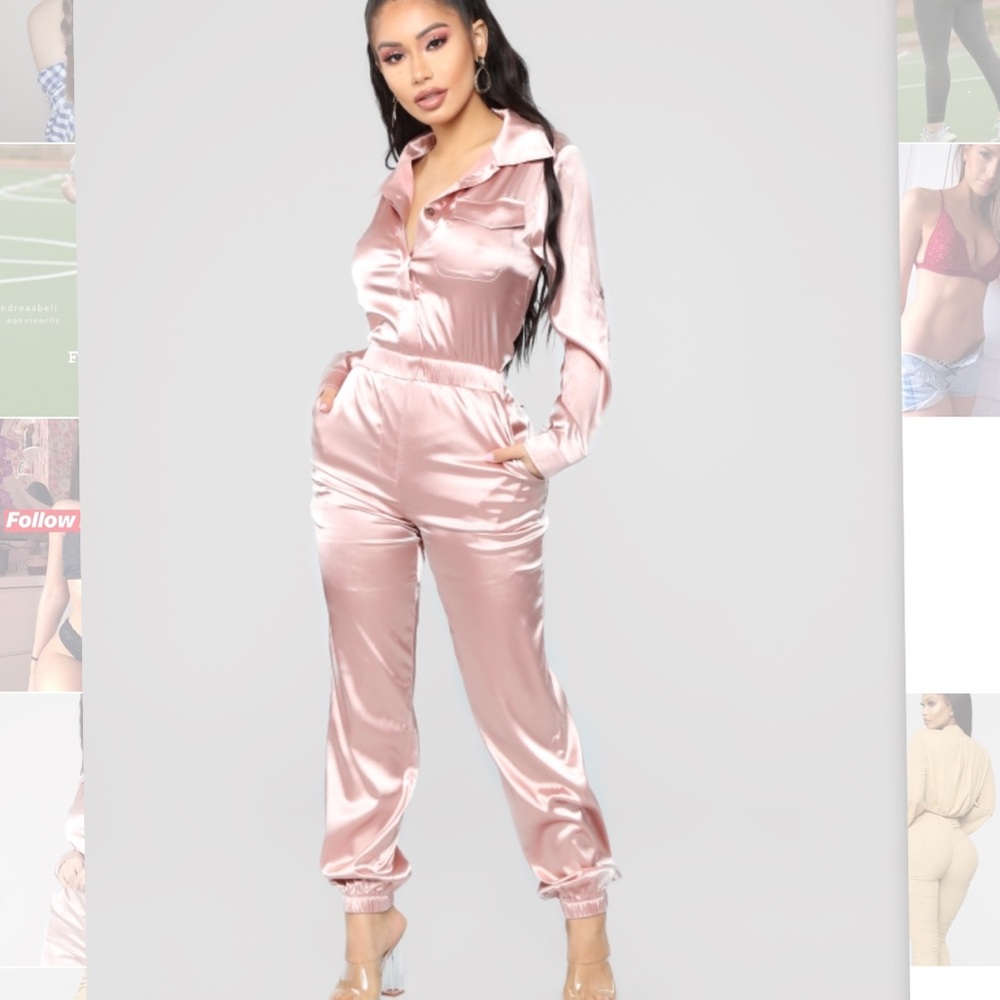 Fashion nova jumpsuit NEW WITH TAGS SIZE SMALL